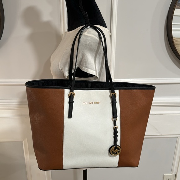 Michael Kors Bag Large Vintage Jet Set Traveler’s Tote Bag EUC - Picture 8 of 17